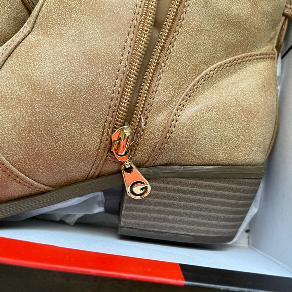 Women’s Guess leather boots. Size 8.5. Worn a couple of times. - Picture 4 of 5